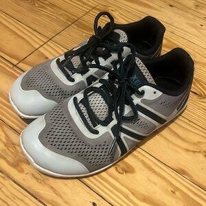 Women’s xero shoes - size W 7.5
